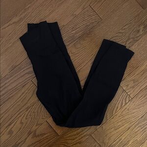 Cool Women’s Ribbed Black Leggings